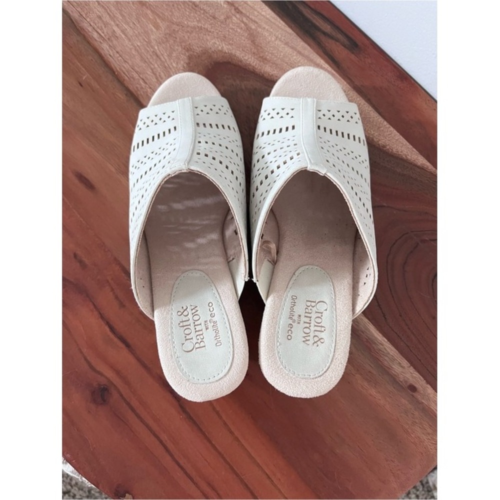 Croft & Barrow Ivory Laser Cut Wedge Sandals Ortholite Eco Slides Womens 7.5 M - Picture 2 of 7